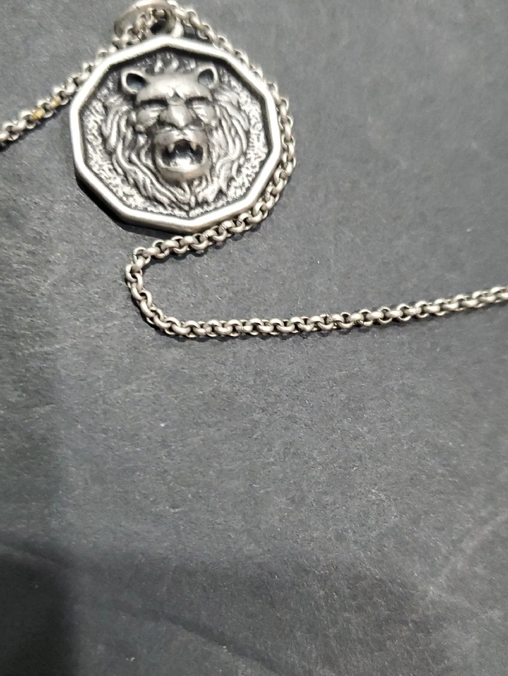 Steve Madden Men's Oxidized Lion Head‎ Coin Pendant Stainless steel Necklace new